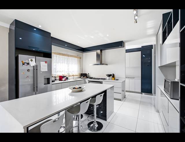 4 BEDROOM HOUSE FOR SALE IN CRAIGAVON